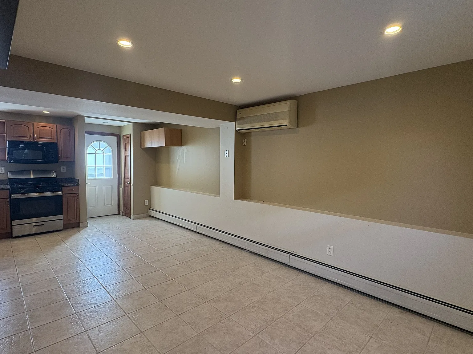 1 bed, 700 sqft, $1,900 — Photo 4