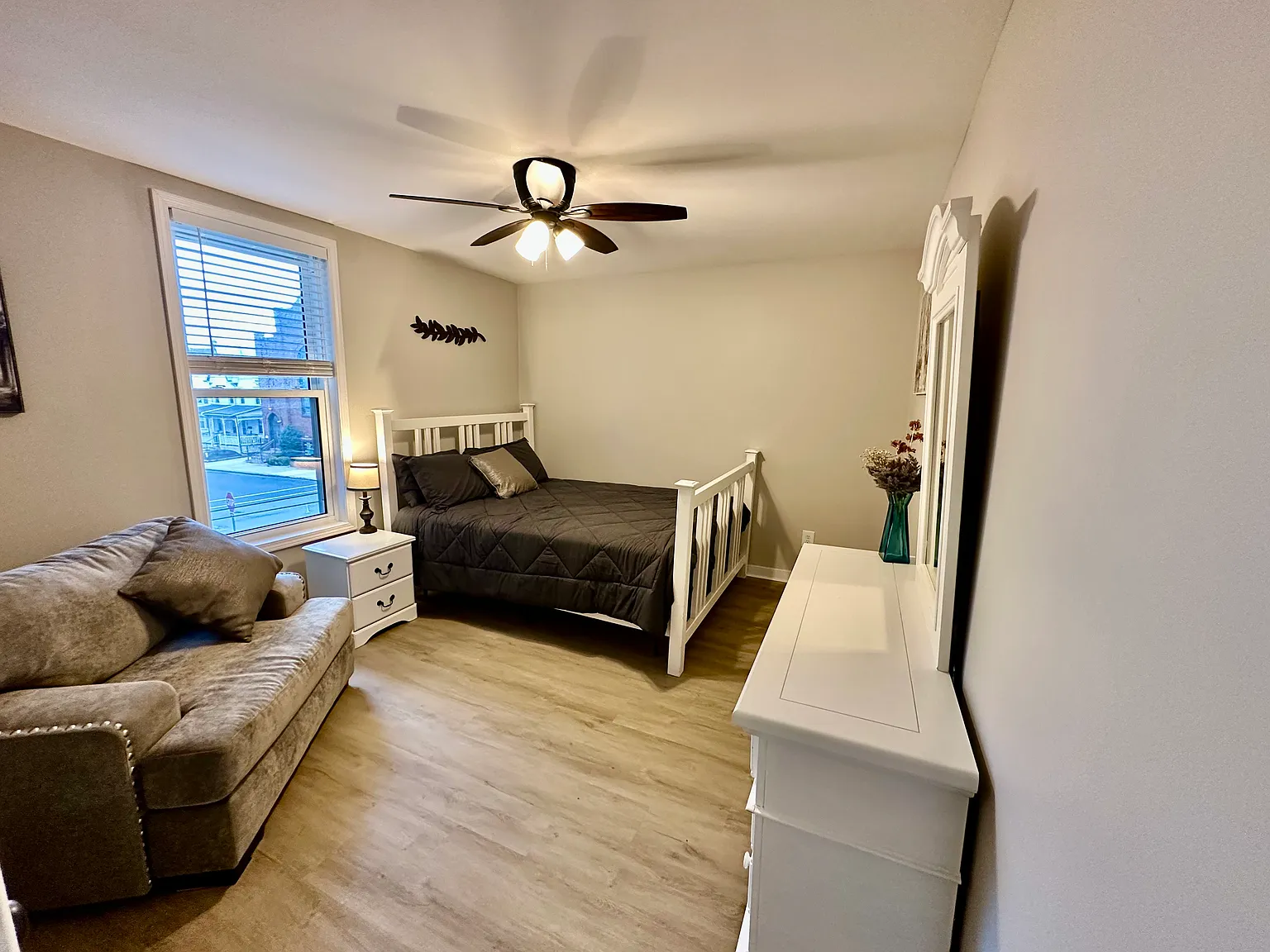 2 bed, 900 sqft, $1,850 — Photo 1
