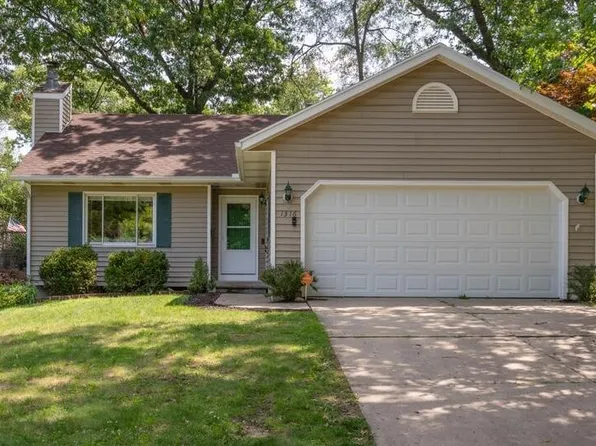 1316 Cambridge Dr SE, Grand Rapids, MI 49506
