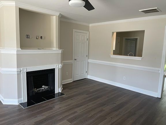2nd image of 2055 B Cambria Dr