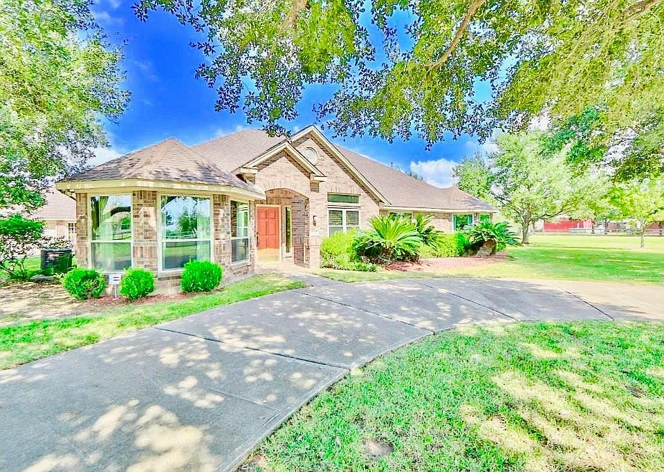 1st image of 28102 Rose Ln