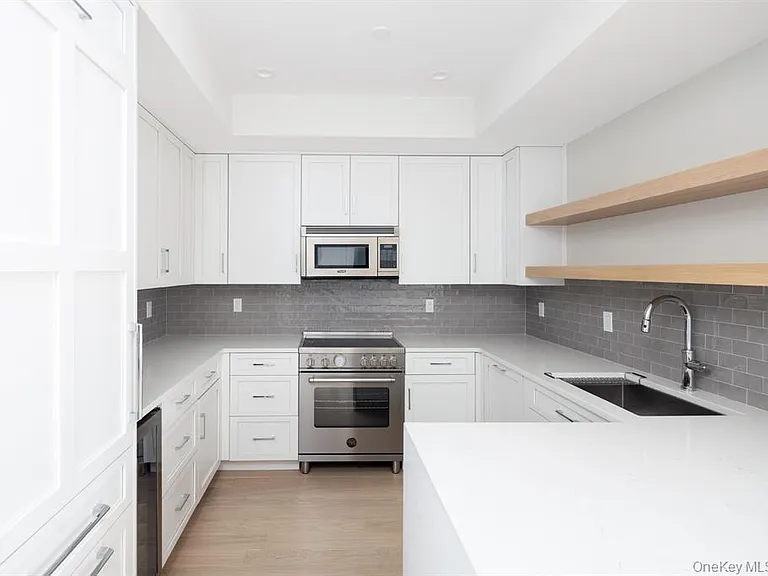 123 Sterling Ave #2 — Photo 2