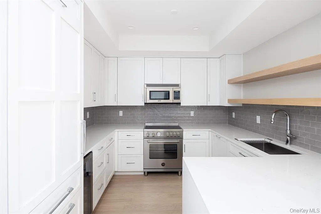 Building Photo - 123 Sterling Ave #2