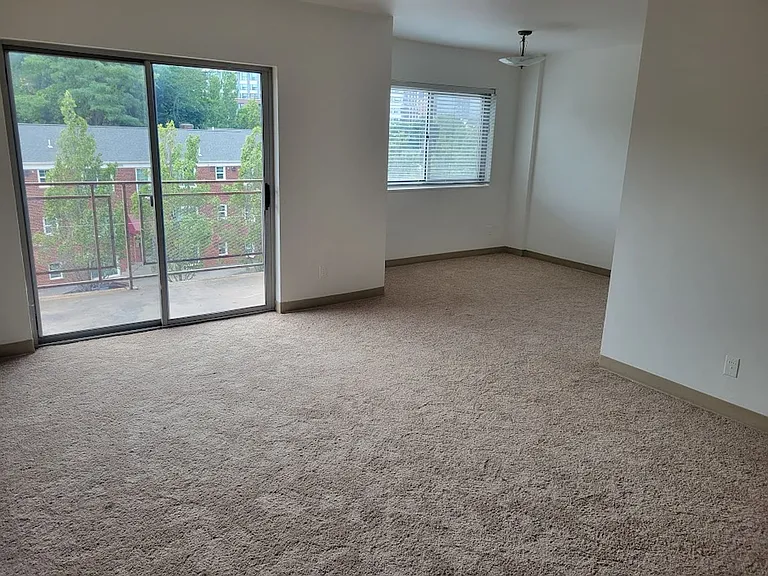 1220 N Pierce St — Photo 16