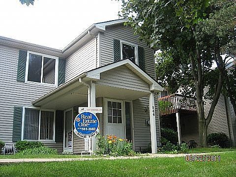 1st image of 944 Saybrook Dr #1