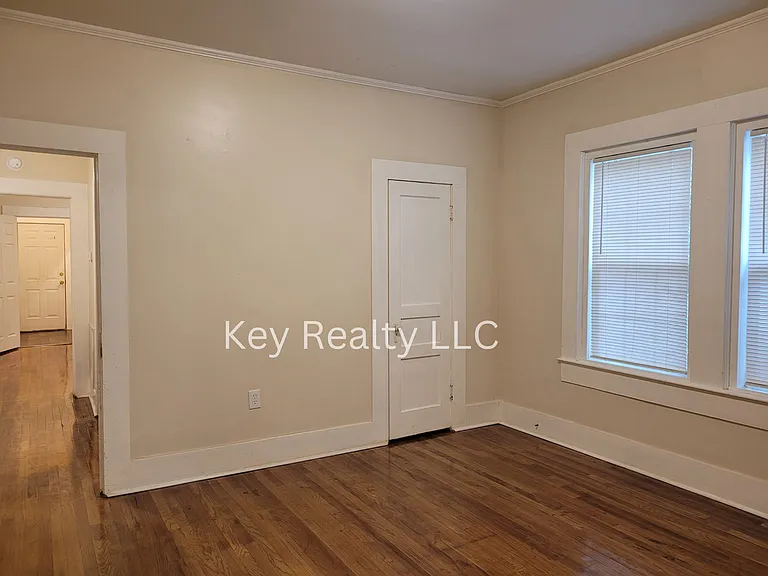 2315 Elliott St — Photo 5