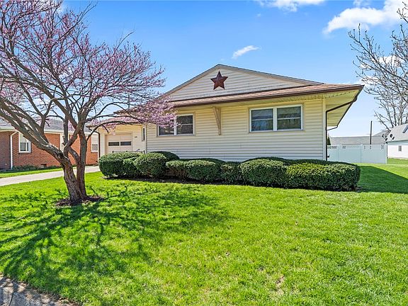 3rd image of 309 Ullery Dr