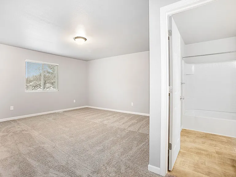 101 Mackenzie St — Photo 9