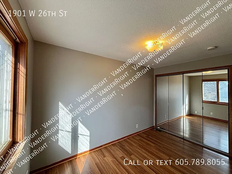 1901 W 26th St — Photo 14