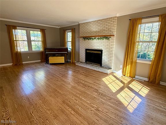 4th image of 120 Woodcrest Dr