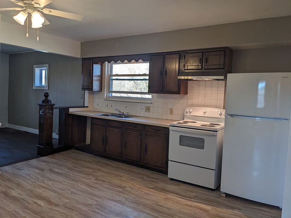 1st image of 124 Elm St #3