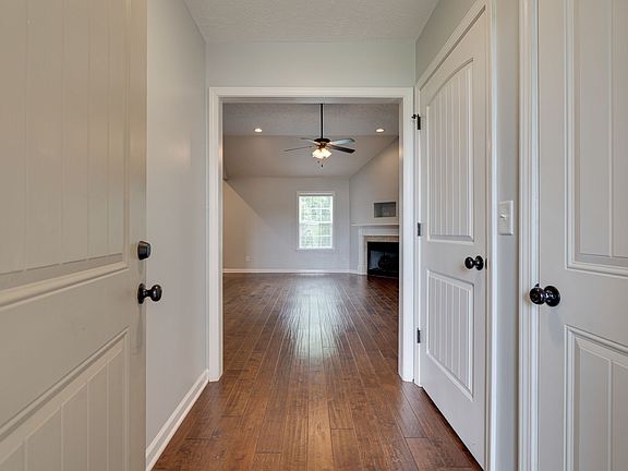 5th image of 1413 Round Rock Dr