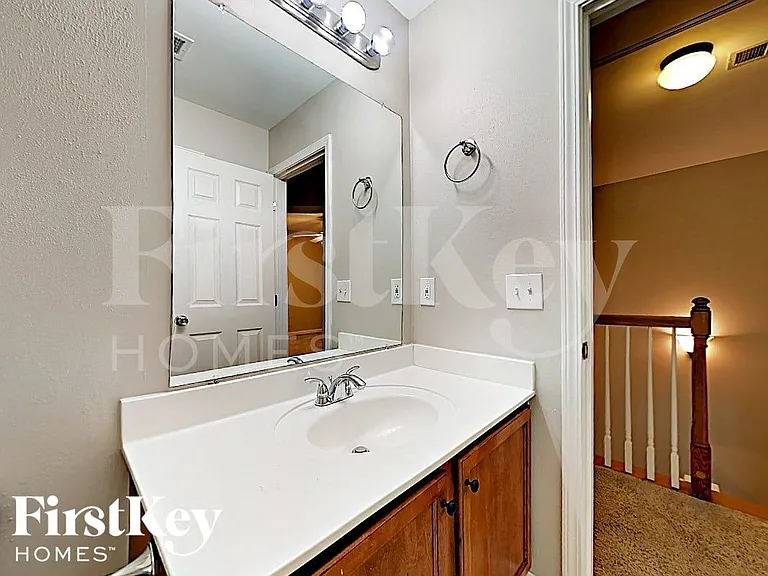 7805 Wilkinson Dr — Photo 11