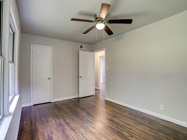 1618 S Ash Pl — Photo 18