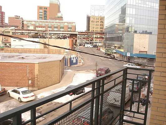 Rented by Paramount Realty Management | media 28