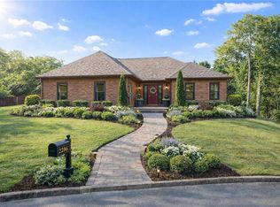 300 Saddle Creek Ln, Roswell, GA 30076