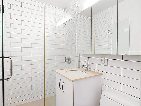 5th image of 120 E 4th St APT C