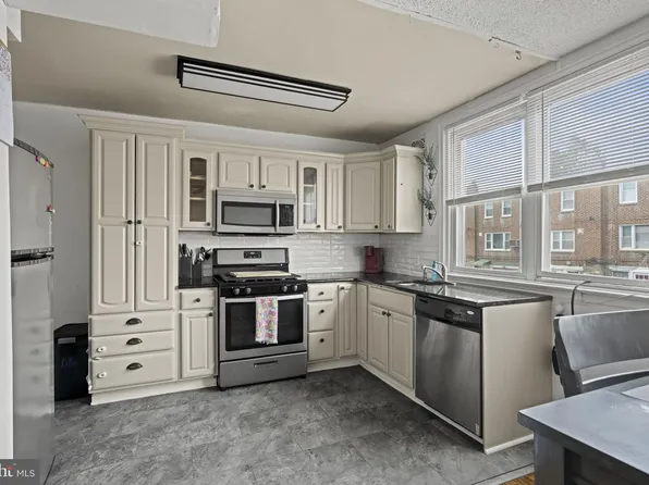 6334 Edmund St, Philadelphia, PA 19135