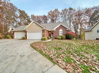 5481 Hidden Oaks Cir, Linden, MI 48451
