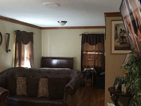 3rd image of 4991 Loch Lomond Dr