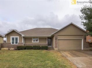 1539 SW Jeffrey Dr, Lees Summit, MO 64081