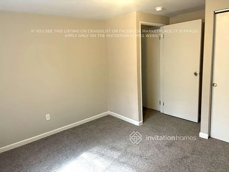 18358 E Layton Pl — Photo 9