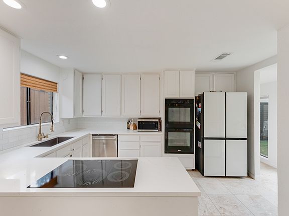 4th image of 16940 Davenport Ct