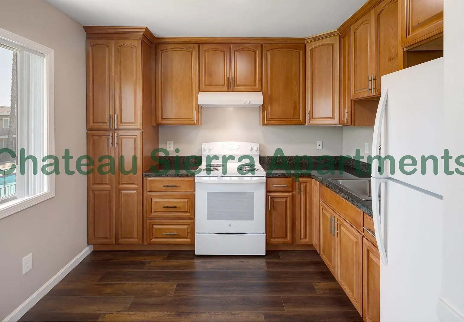 Chateau Sierra — Photo 1