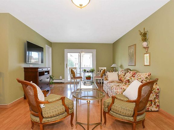 3rd image of 207-23 Melissa Ct #215