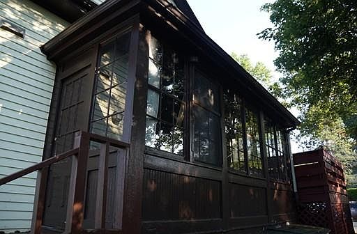 2nd image of 115 Bridge St