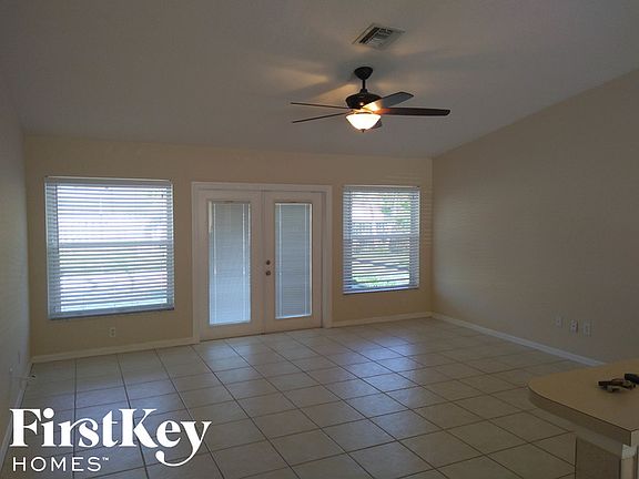 3rd image of 2942 SW Sandbar St
