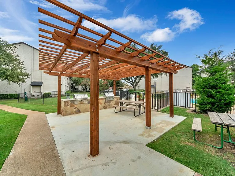 Oak Meadow Apartments — Photo 45