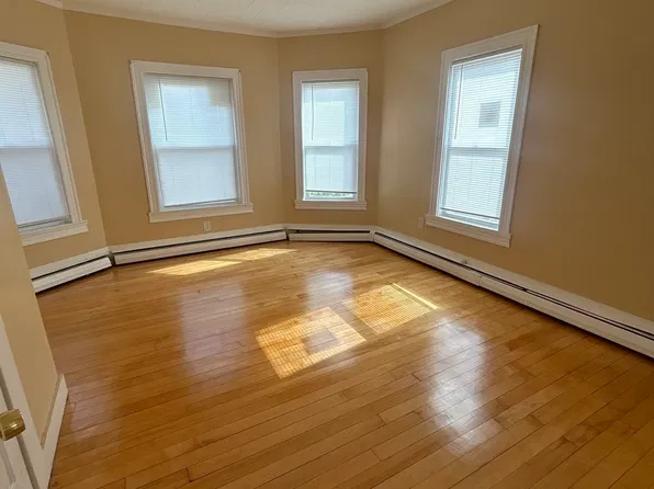 957 Warren Ave Unit 1, Brockton, MA 02301