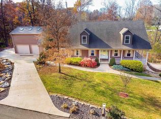 4177 E Valley Pass, Haubstadt, IN 47639