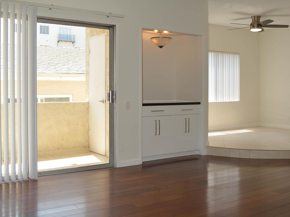 1st image of 933 2nd St #203