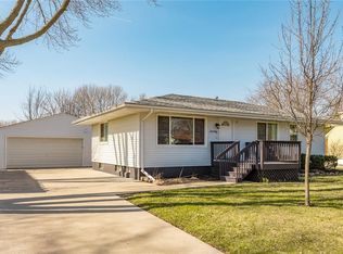 20 Bel Aire Dr, Waukee, IA 50263