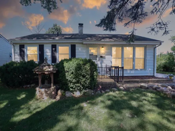 54621 28th St, South Bend, IN 46635