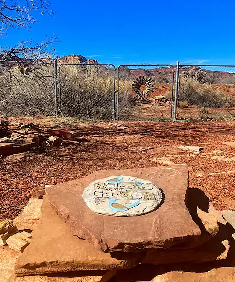 348 W Kanab Creek Dr — Photo 3