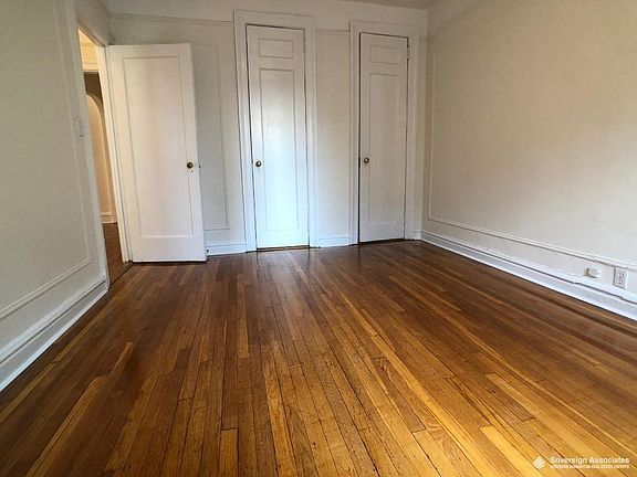 3rd image of 106 Pinehurst Ave APT A5