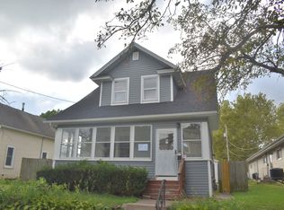 1841 2nd St, Moline, IL 61265
