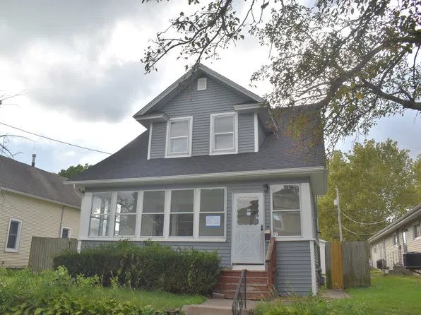 1841 2nd St, Moline, IL 61265