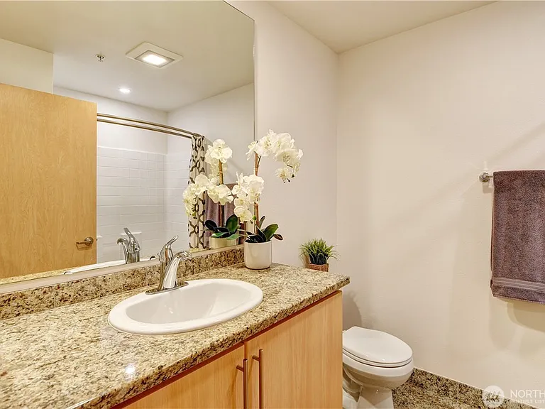 424 N 85th St #202 — Photo 12