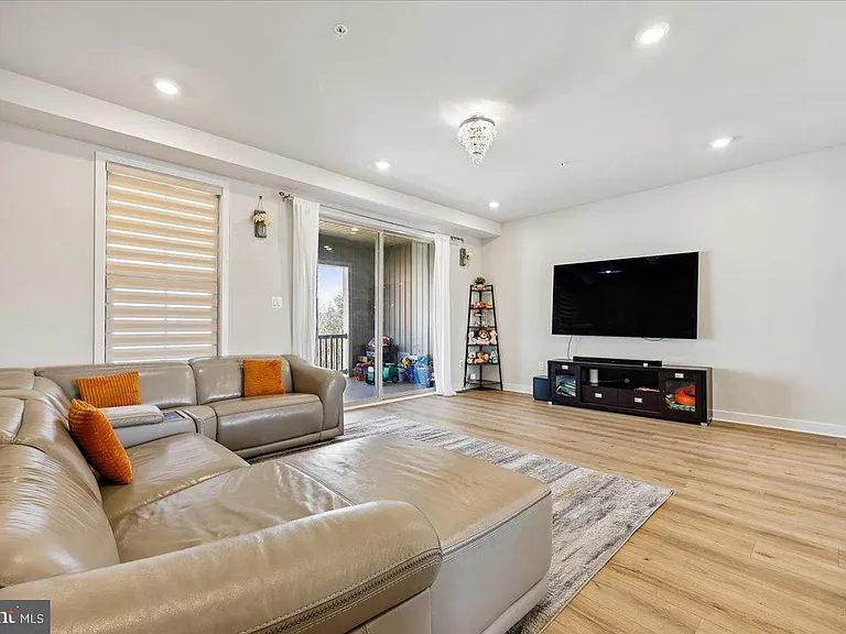 10206 Lake Linganore Blvd — Photo 4