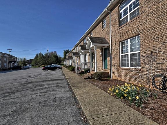5th image of 307 Waterford Ct Unit 307