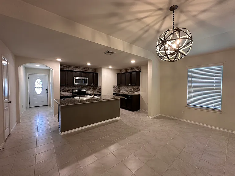 804 Meadow Wood Ln — Photo 6