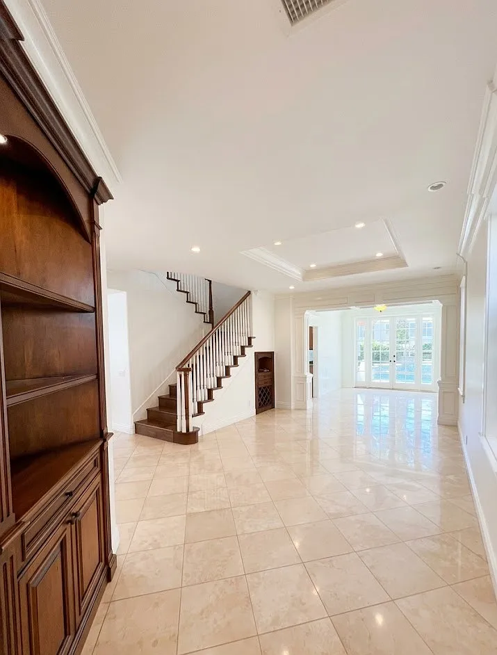 Entry - 17 Wedgewood