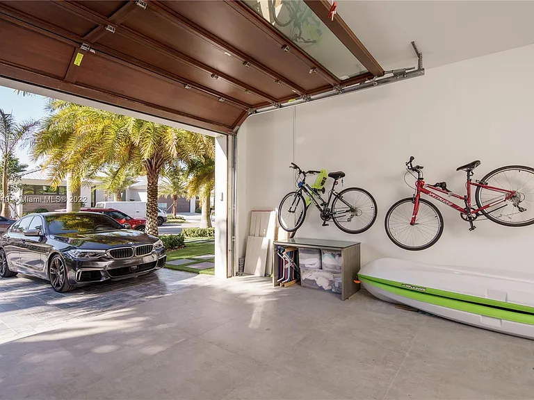 128 Fiesta Way — Photo 58