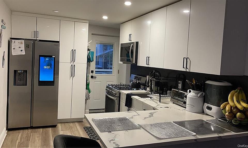 1st image of 3543 Grace Ave Floor 1