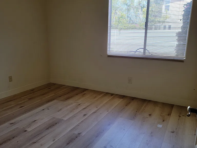 1 Arch Bay — Photo 16