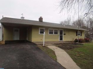 211 Birch Dr, Levittown, PA 19054